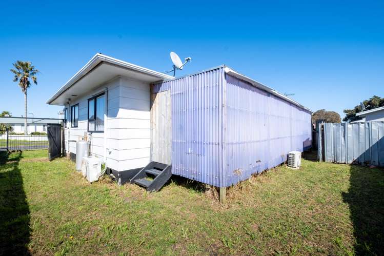 1/6 Hatherley Place Clendon Park_14