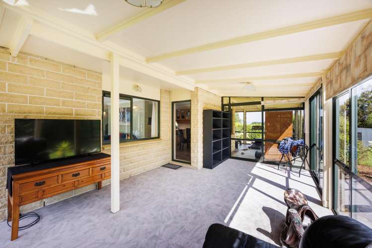 846 Colyton Road Bunnythorpe_11