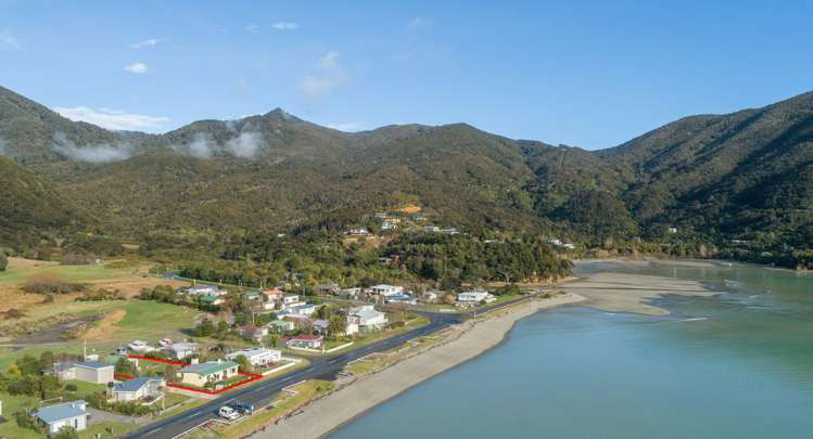 14 Esplanade Okiwi Bay_21