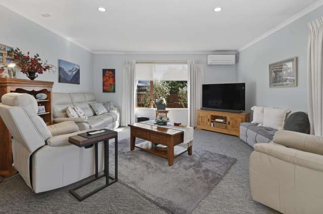 1/8 Cheyne Road (Cotswold Court) Pyes Pa_2