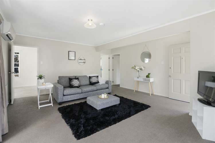 28 Hobart Crescent Wattle Downs_5