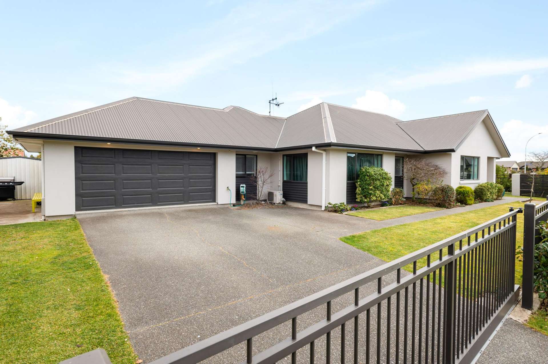 1 Whitford Place Rototuna North_0