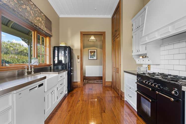 137 Egmont Road Hillsborough_9
