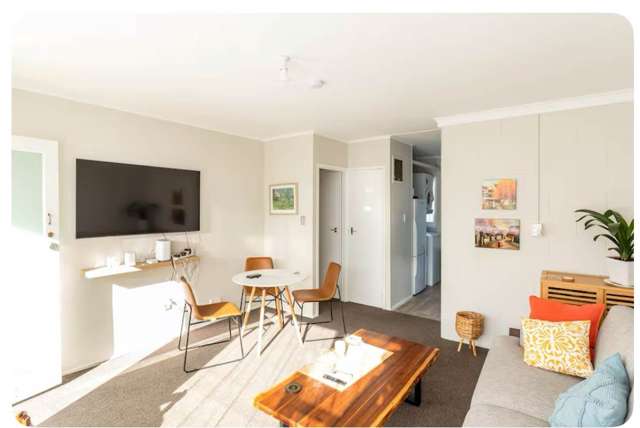 2 BEDROOM IN MANGARE, AIRPORT OAKS