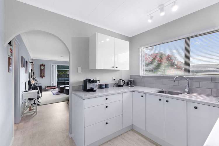 2/14 Burns Street Westown_18