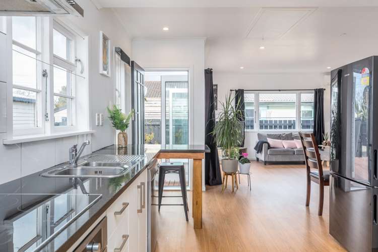 15 Wedgwood Avenue Mangere East_12