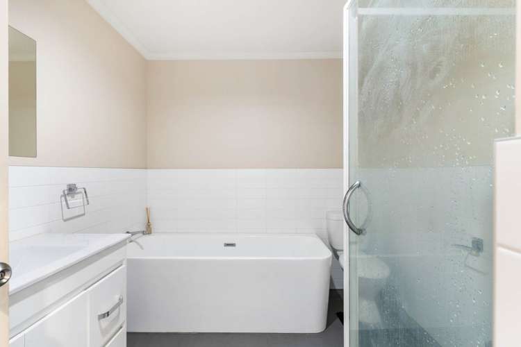 4 Verdale Circle Glen Eden_10