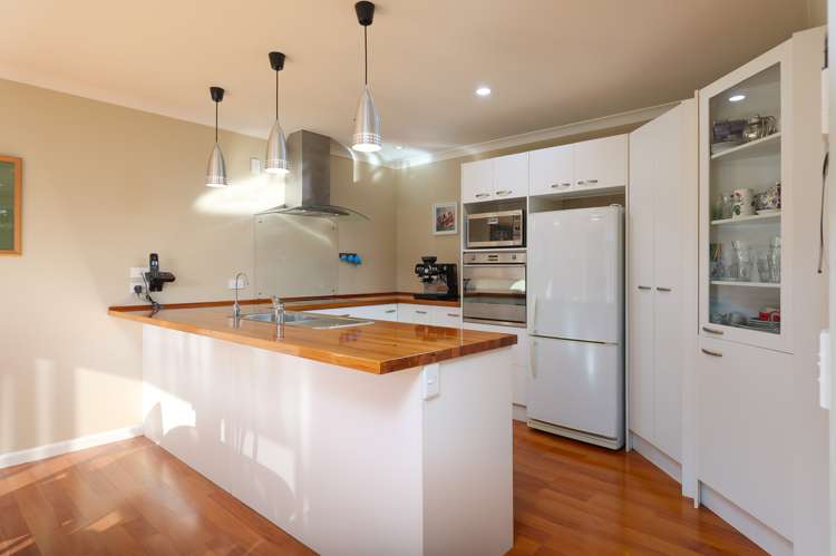 3 Cambria Gardens The Wood_9