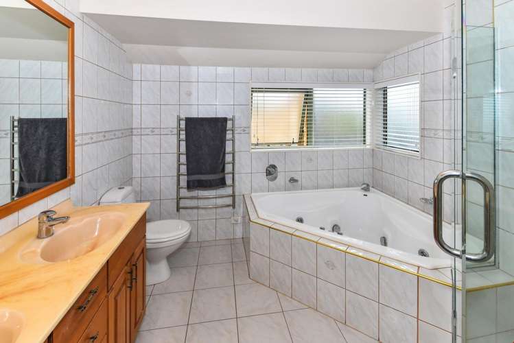 9 Flora Place Wattle Downs_19