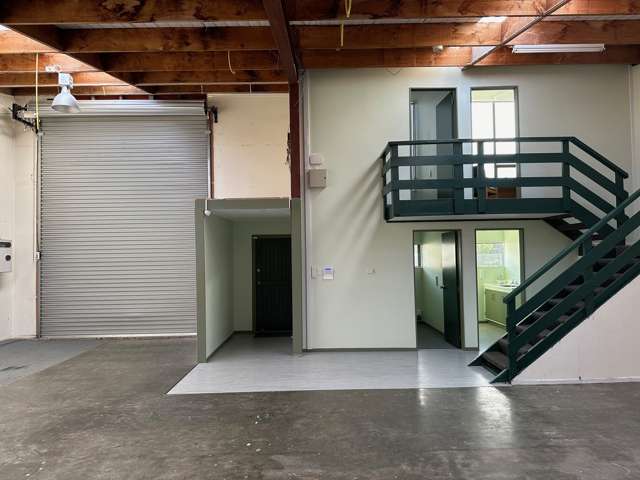 8/17 Wall Place Kenepuru_2