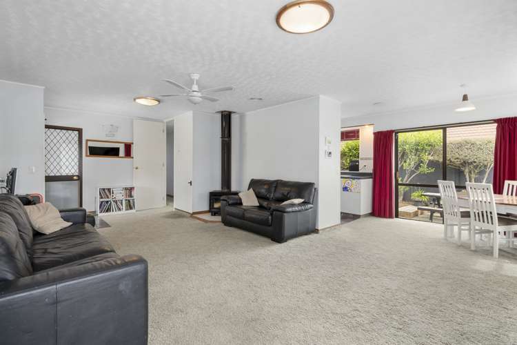 11 Lord Auckland Road Wakefield_3