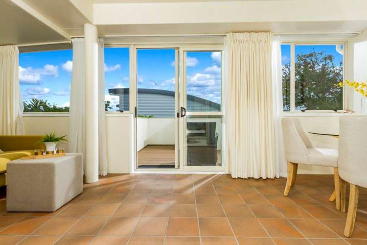 2/69 Seaview Road Castor Bay_5