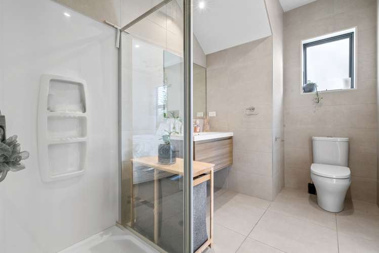 7 Matairangi Avenue Totara Heights_13