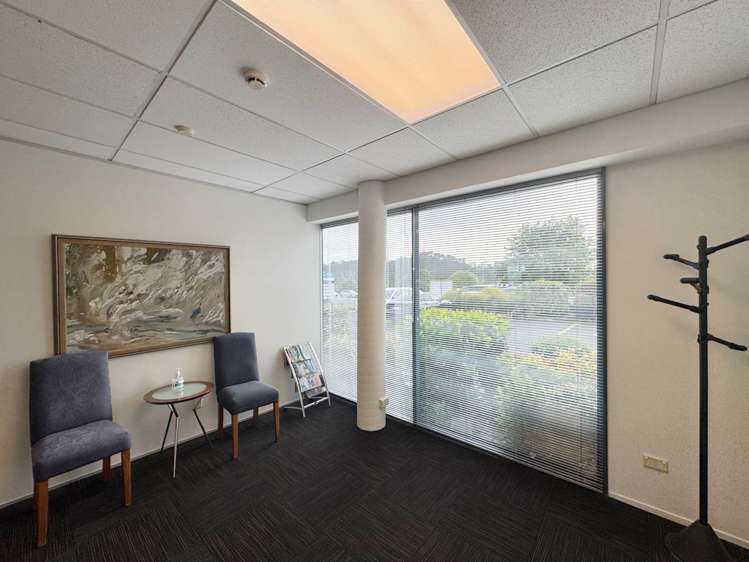 Unit B/106 Bush Road Rosedale_7