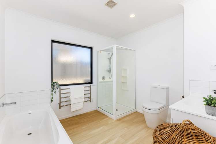 11 Greenstone Grove Brown Owl_16