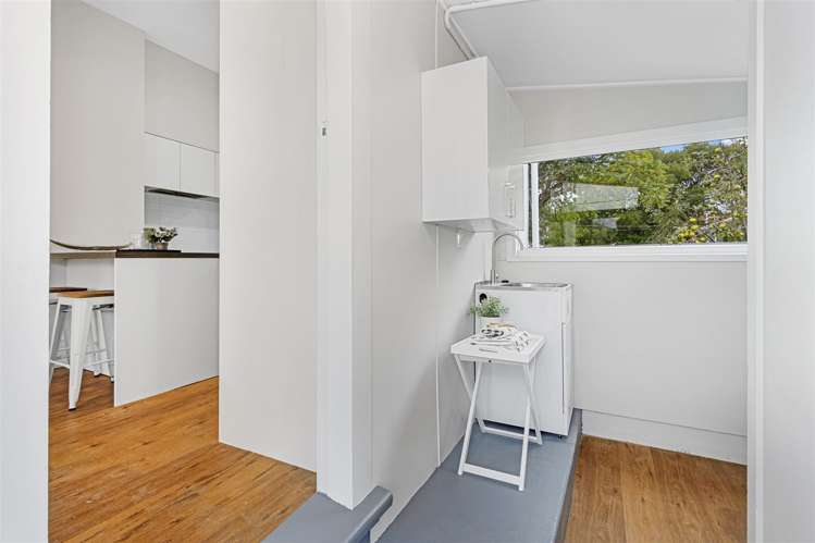 8 James K Baxter Place Addington_12