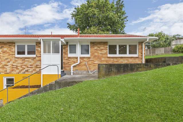 2/15 Walter Macdonald Street Howick_1