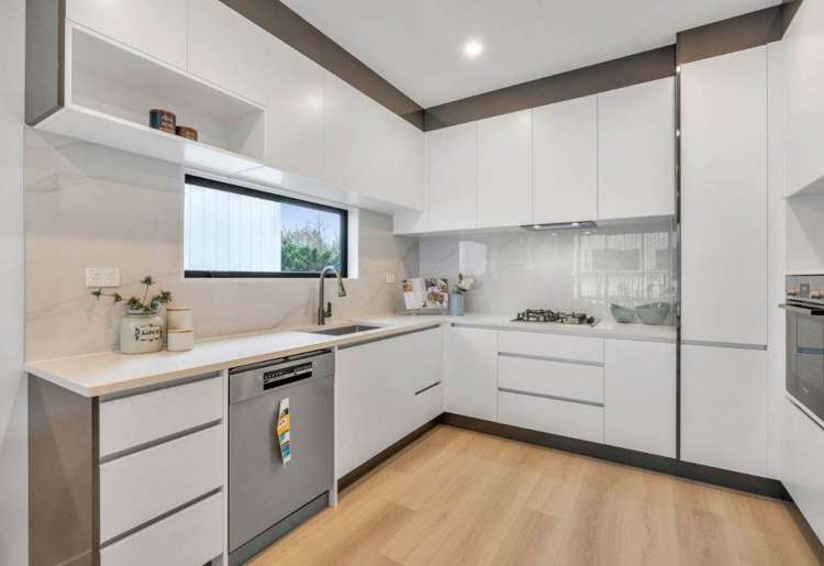 2/24 Great South Road Manurewa_1