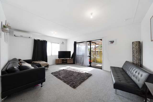 2/36 Convair Crescent Mangere_3