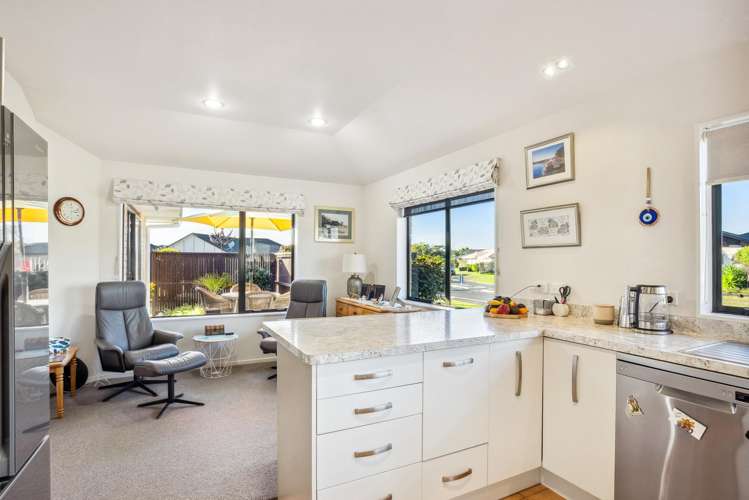 146 Guildford Drive Paraparaumu Beach_3