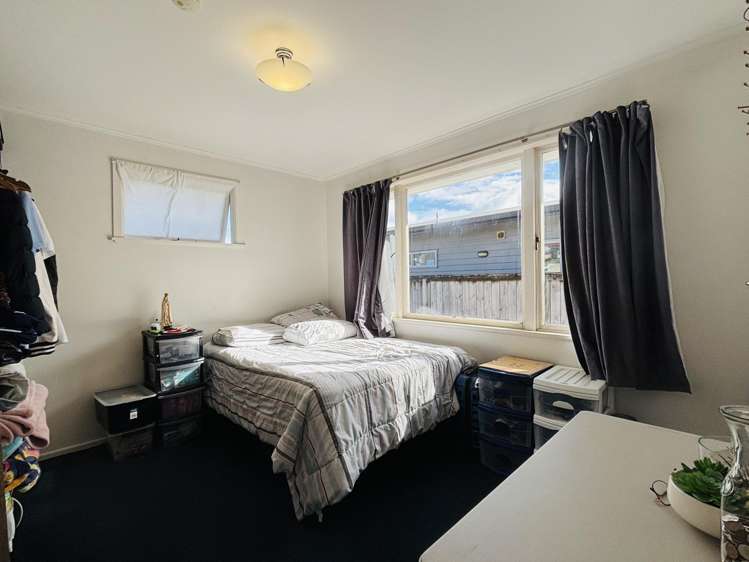1/10 Chartwell Ave Glenfield_11