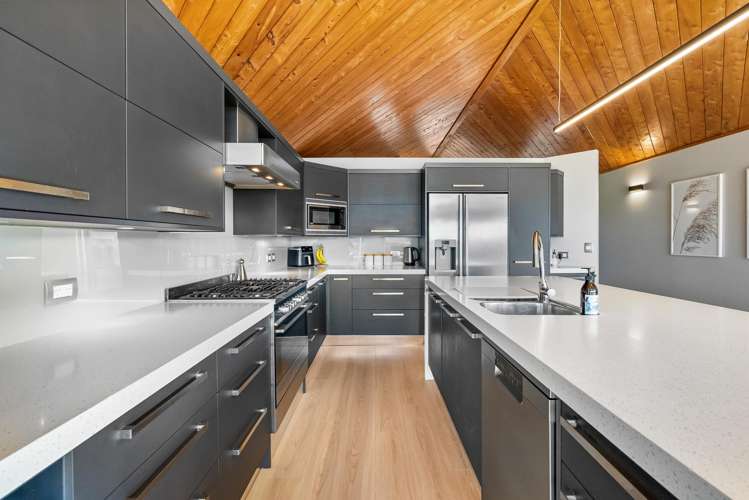 156 Valley View Road Otaika_4