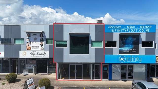 Ground Floor Showroom or Office Space