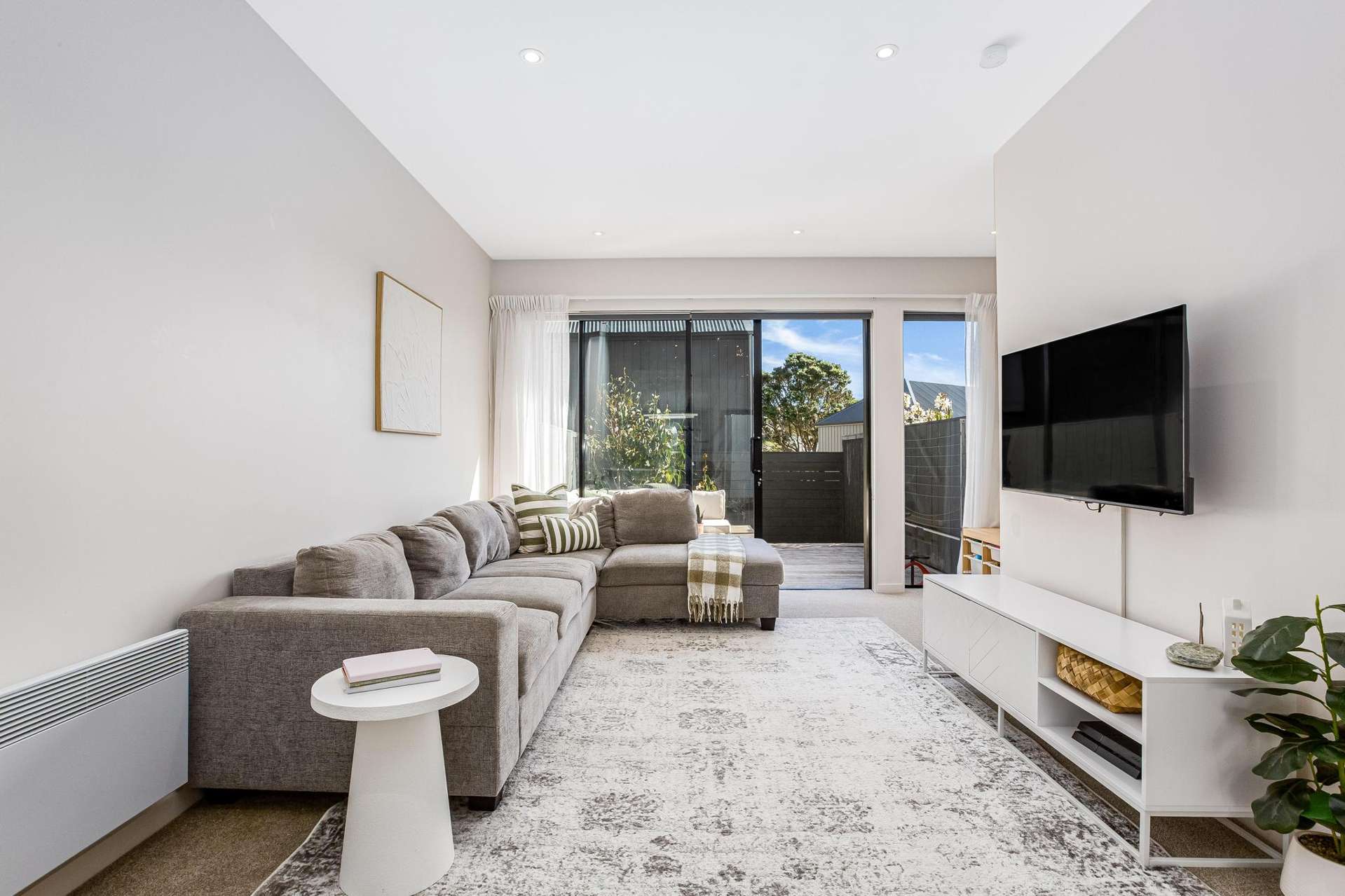 10/6 Oswald Crescent Paparangi_0