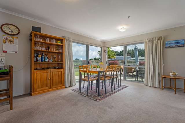 2 Tararua Drive Himatangi Beach_4