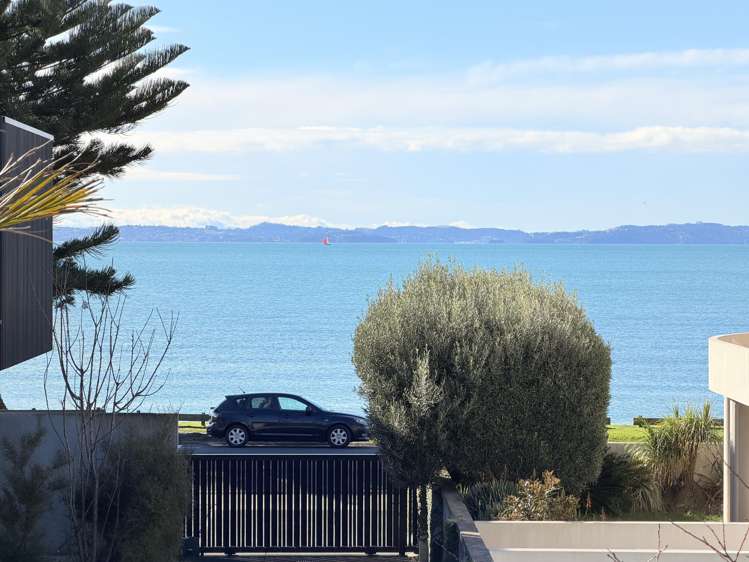 2/4 Rogers Avenue Eastern Beach_10