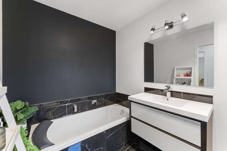 341 White Road Broadlands Forest_11