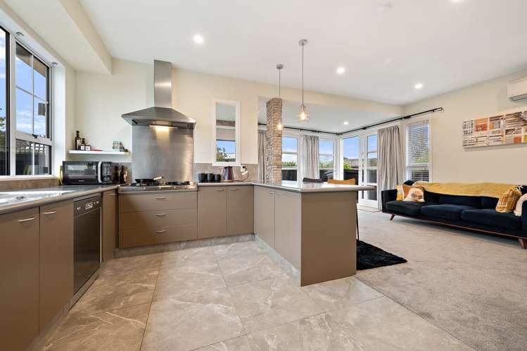 171 Breezes Road Aranui_6