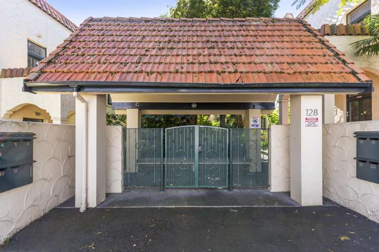 1/128 Newton Road Eden Terrace_12