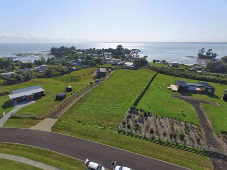 8 Allan Road Awhitu_2