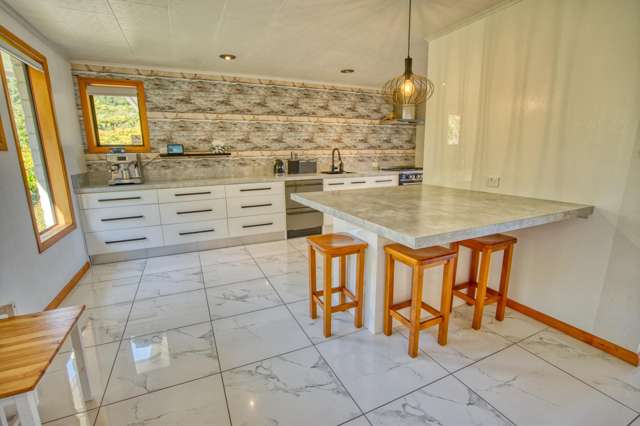 169 Coulson Road Paroa_2