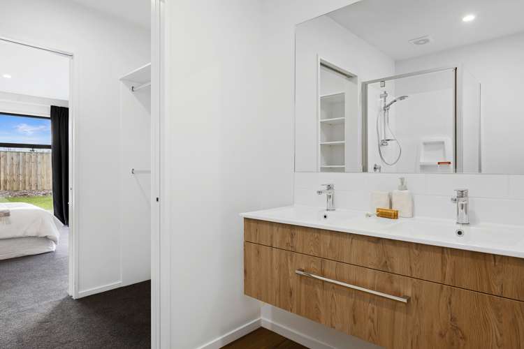 29 Plover Avenue Amberley_9