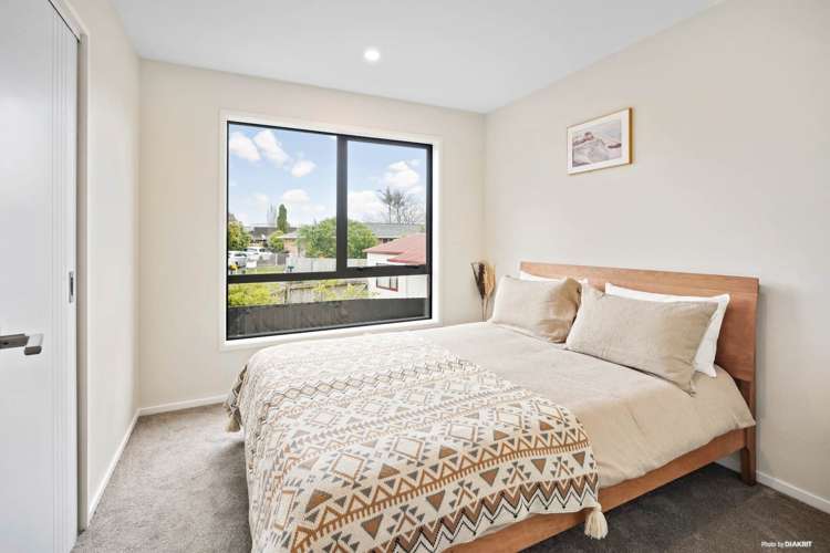 2/11 Scanlen Terrace Kelston_5