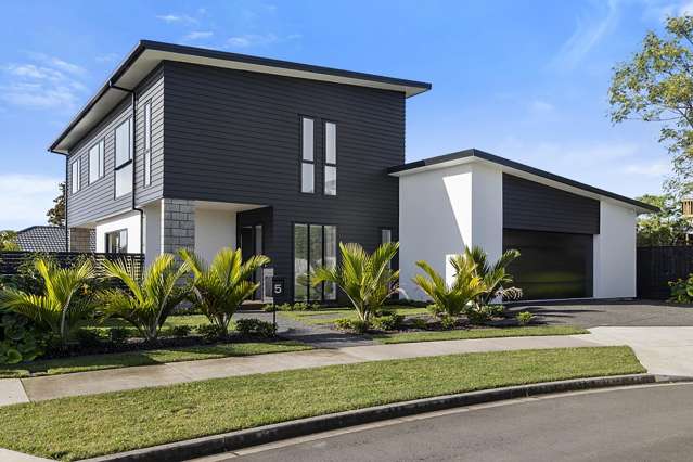 CONTEMPORARY IN PRIME LOCATION
