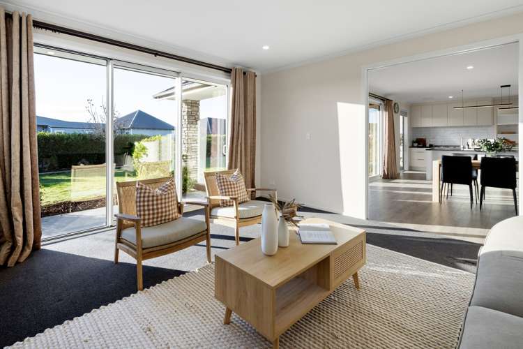 41 Alan Livingston Drive Cambridge_15