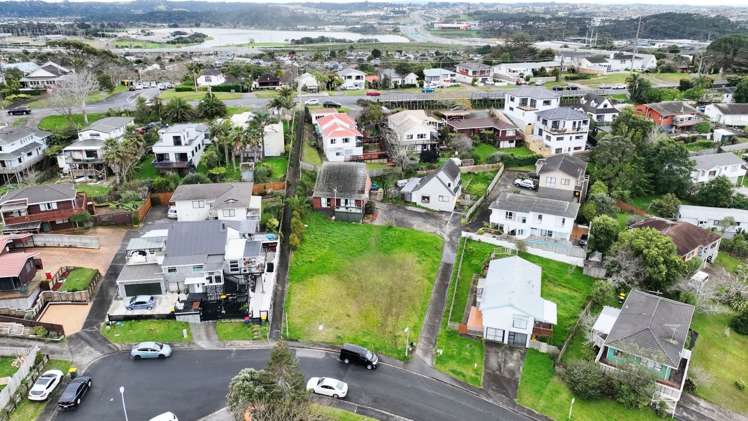 23 Cassandra Grove Totara Vale_6