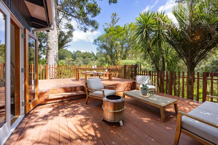15 Valley View Road Titirangi_10
