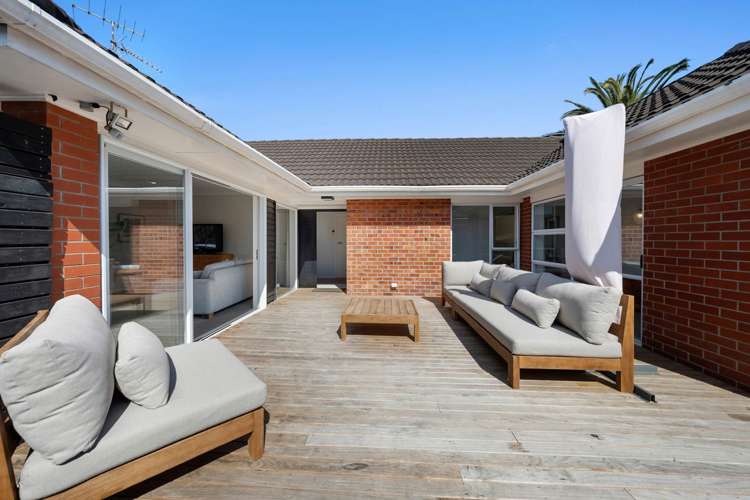 29 Glenfern Road Mellons Bay_1