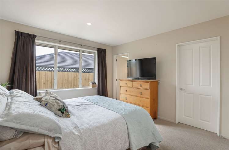 2 Goldrich Grove Netherby_8