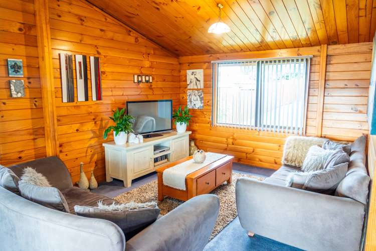 35 Barnhill Crescent Pahurehure_6