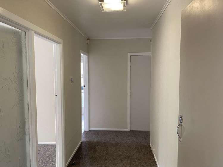 8 Carlson Crescent Silverdale_7