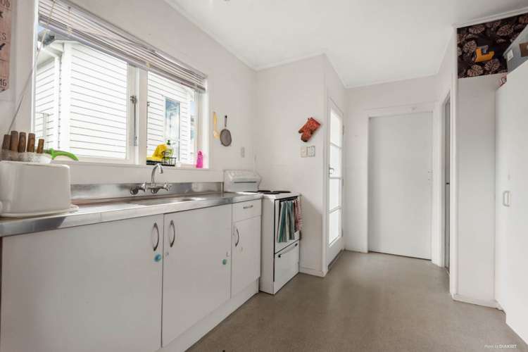 25 Kaikoura Street Henderson_6