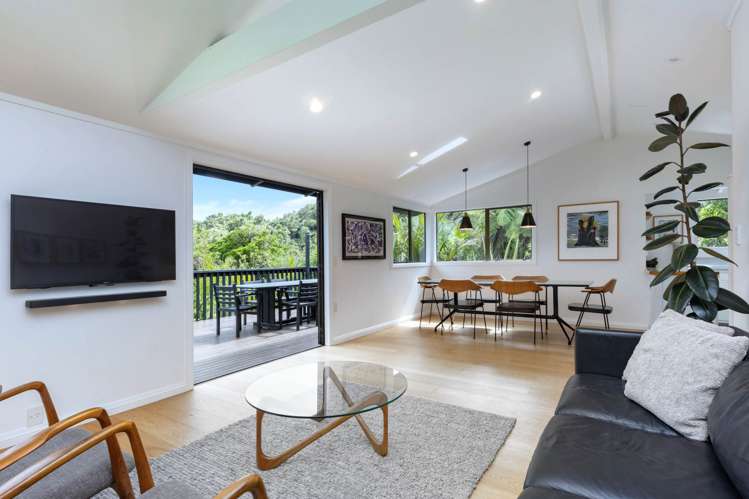 256 Piha Road Piha_5