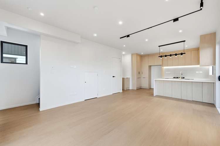 5/25 Swan Crescent Pakuranga_15