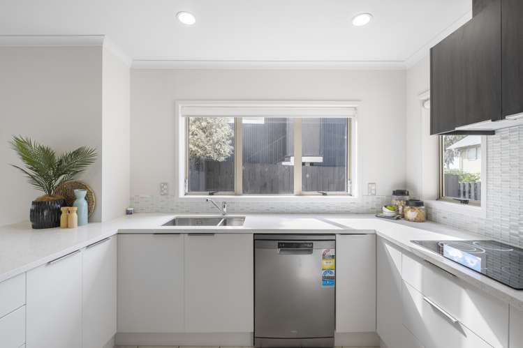 2/13 Fratley Avenue Farm Cove_5