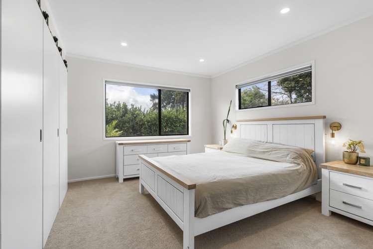 1/6 Lexington Drive Botany Downs_16